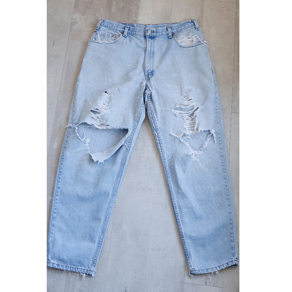 Vintage Levi's 560 Jeans 90's Distressed Light Wash Loose Fit Men's 36W 32L